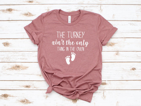 Turkey in the Oven Pregnancy Announcement T-Shirt Gift