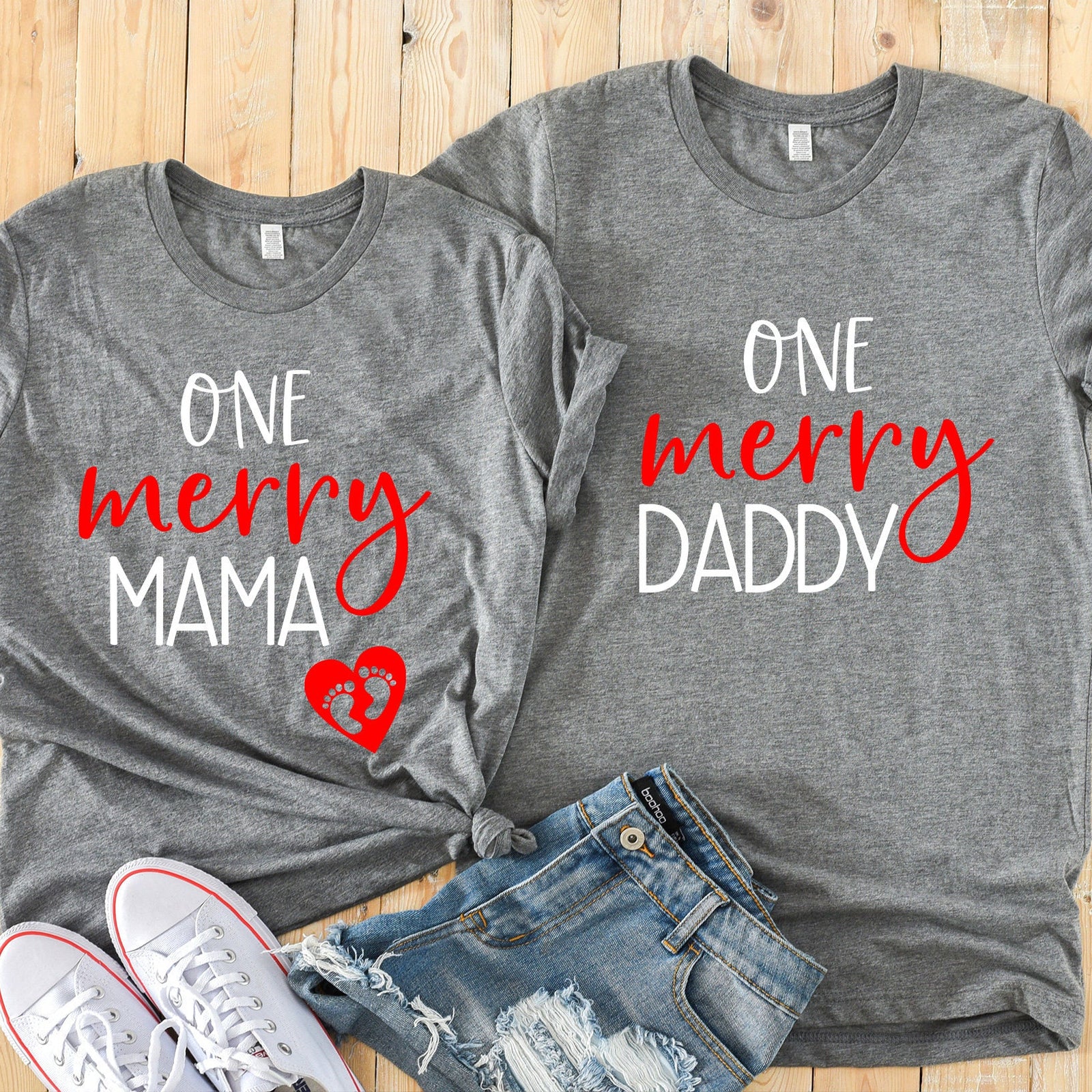 One Merry Mama - One Merry Daddy - Christmas Couple Shirts - Cute Pregnancy Baby Announcement Shirt - Baby Reveal Christmas Parents Shirt